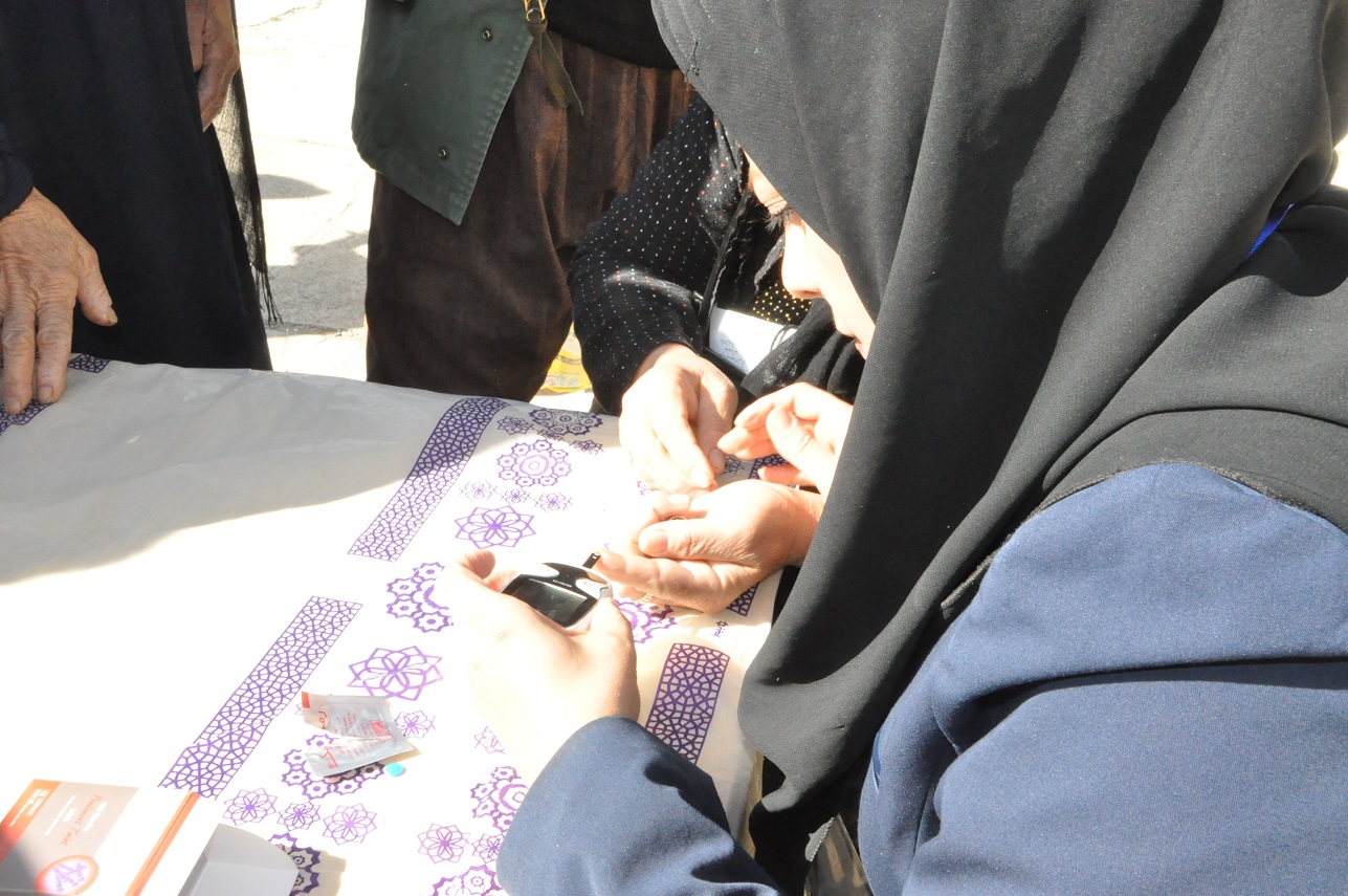برپایی تیم سیار سلامت ارائه دهنده خدمات بهداشتی اولیه در محله دولت آباد 33